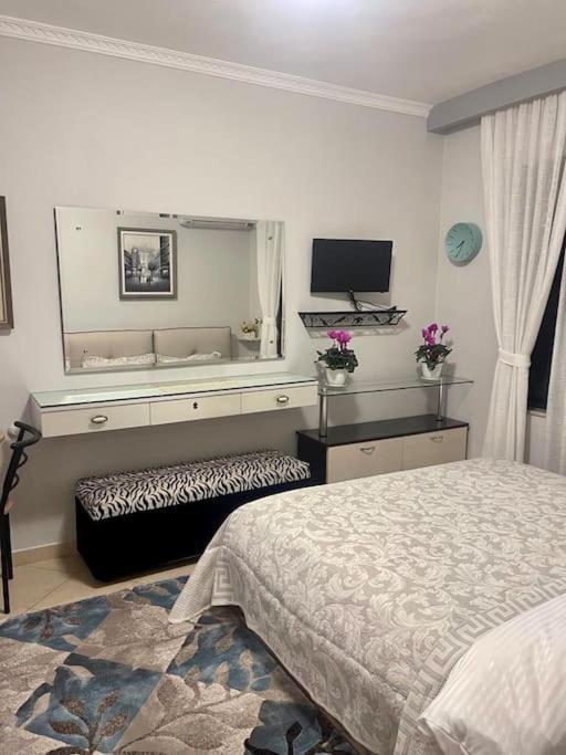 Nice Central Apartment In Tirana City Bagian luar foto